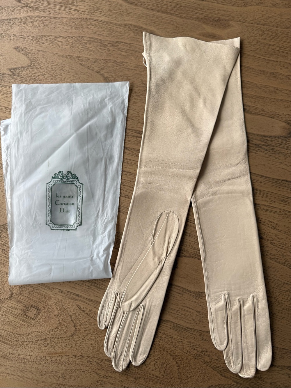 Christian Dior Boutique Vintage Beige Gloves